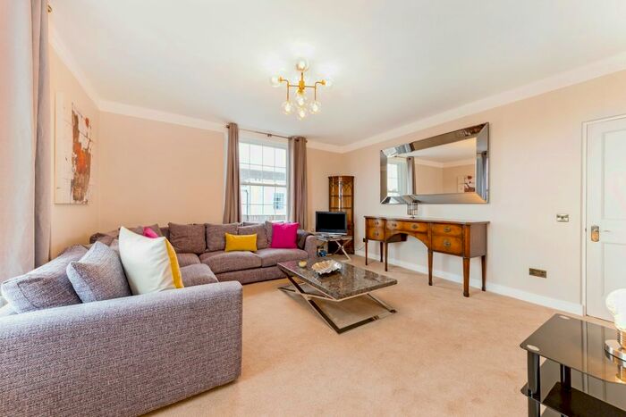 3 Bedroom Flat To Rent In Fitzjames Avenue, London, W14