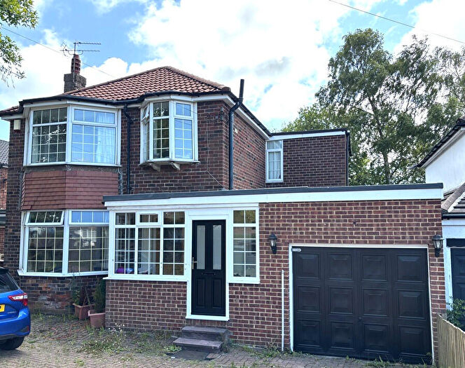 4 Bedroom Detached House To Rent In The Avenue, Alwoodley, Leeds, LS17