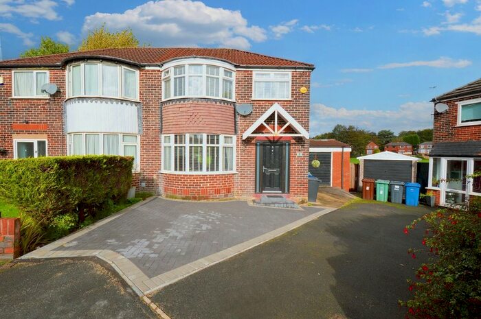 3 Bedroom Semi-Detached House To Rent In Oaklands Drive, Prestwich, M25