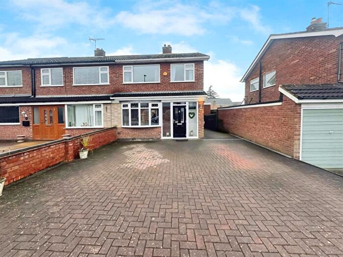 3 Bedroom Semi-Detached House For Sale In Chiltern Avenue, Cosby, Leicester, LE9