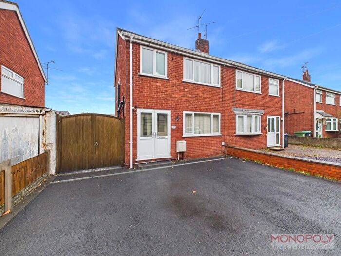 3 Bedroom Semi-Detached House For Sale In High Street, Gwersyllt, LL11