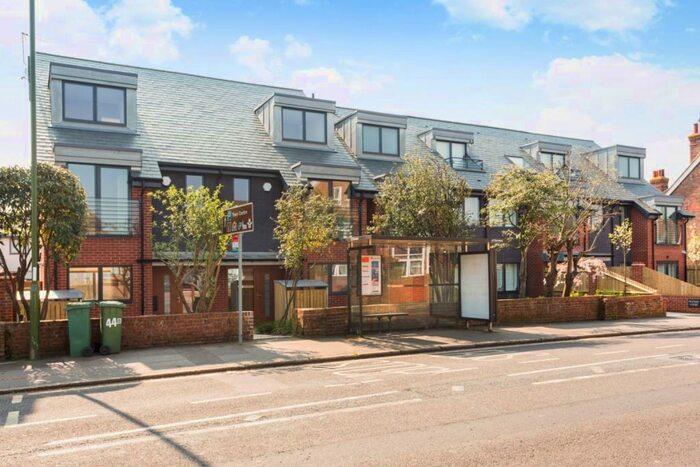 1 Bedroom Flat To Rent In Brighton Road Horsham, RH13