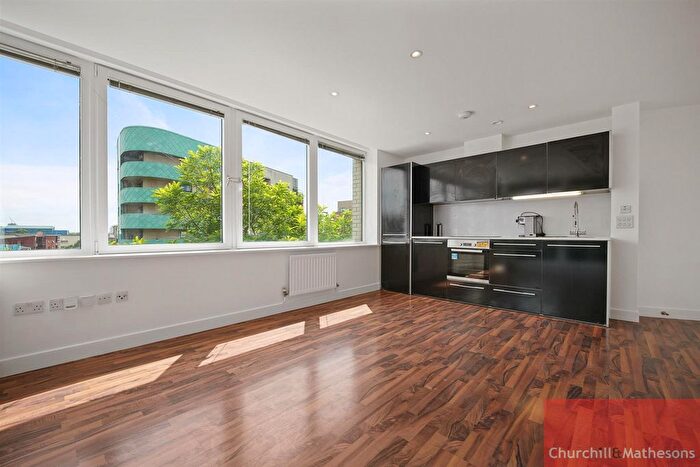 2 Bedroom Flat To Rent In Hillside, London, NW10