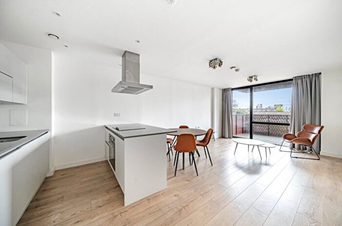 2 Bedroom Apartment To Rent In Leyton Road, London, E15