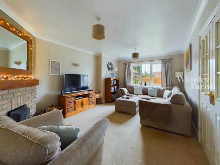 4 Bedroom Detached House For Sale In Cherry Tree Close, Yaxley, Eye, IP23