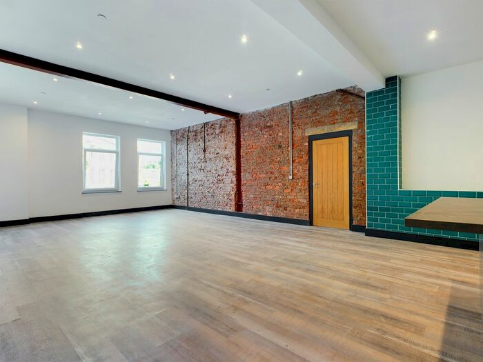 3 Bedroom Flat To Rent In Kings Buildings, City Centre, Swansea, SA1