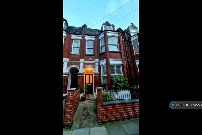 2 Bedroom Flat To Rent In Birnam Road, London, N4