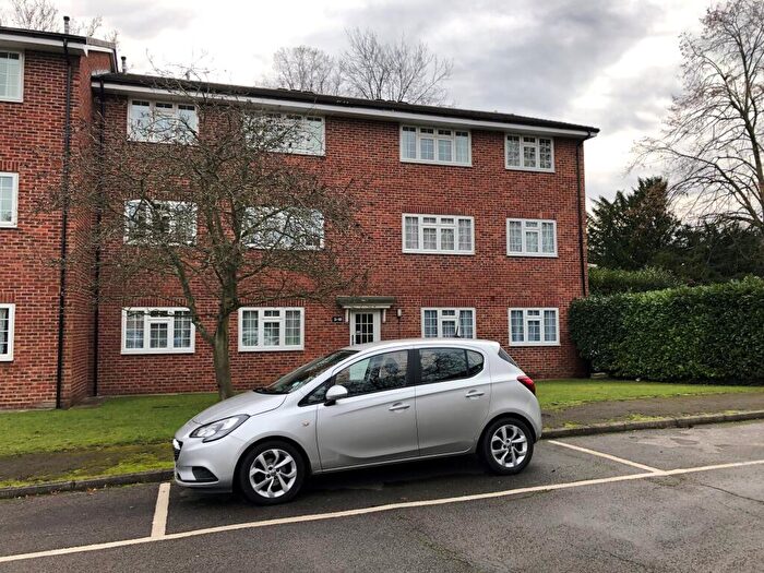 2 Bedroom Apartment To Rent In West Road, Maidenhead, Berkshire, SL6