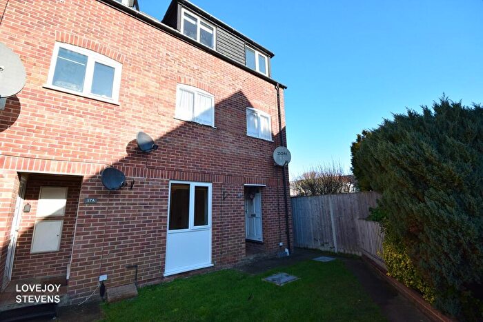 1 Bedroom Ground Maisonette For Sale In Crawford Place, Newbury, RG14
