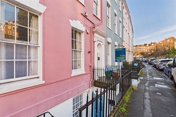 2 Bedroom Flat For Sale In Cornwallis Crescent, Clifton, BS8
