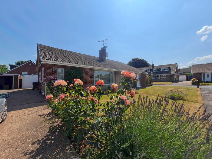 3 Bedroom Bungalow To Rent In Grafton Close, Knottingley, WF11