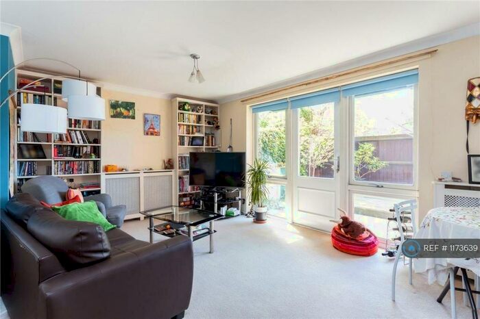 2 Bedroom Flat To Rent In Ramsey Walk, London, N1