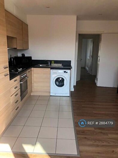 2 Bedroom Flat To Rent In Merrick House, Reading, RG2