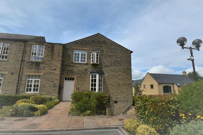 2 Bedroom Apartment To Rent In Whitley Willows, Lepton, Huddersfield, HD8