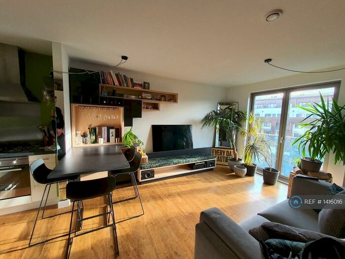 1 Bedroom Flat To Rent In Dunston Road, London, E8