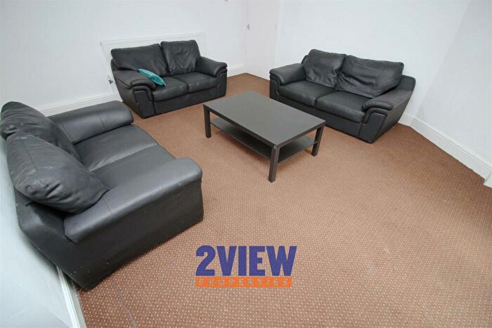 7 Bedroom House To Rent In Ash Grove, Hyde Park, Leeds, LS6