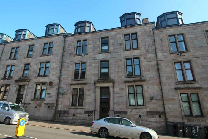 2 Bedroom Flat To Rent In South Street, Greenock, PA16