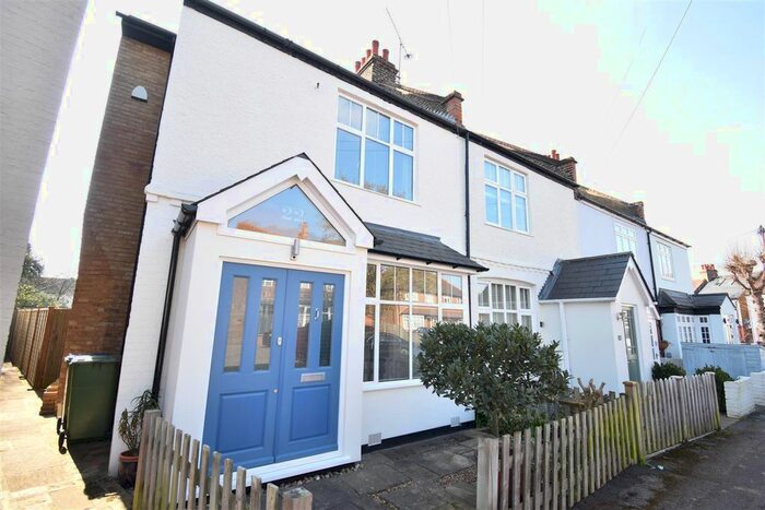 3 Bedroom Property To Rent In Kings Road, Long Ditton, Surbiton, KT6