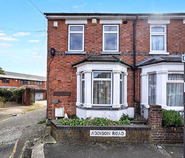 4 Bedroom End Of Terrace House For Sale In Addison Road, Reading, RG1