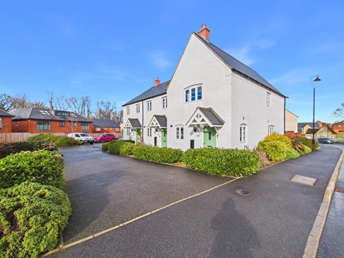 3 Bedroom End Of Terrace House For Sale In Catch Yard Road, Silverstone, NN12