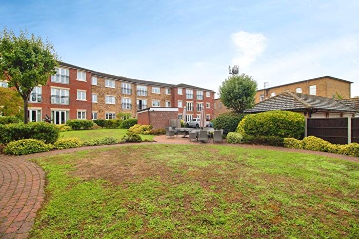 1 Bedroom Retirement Property For Sale In London Road, Benfleet, SS7