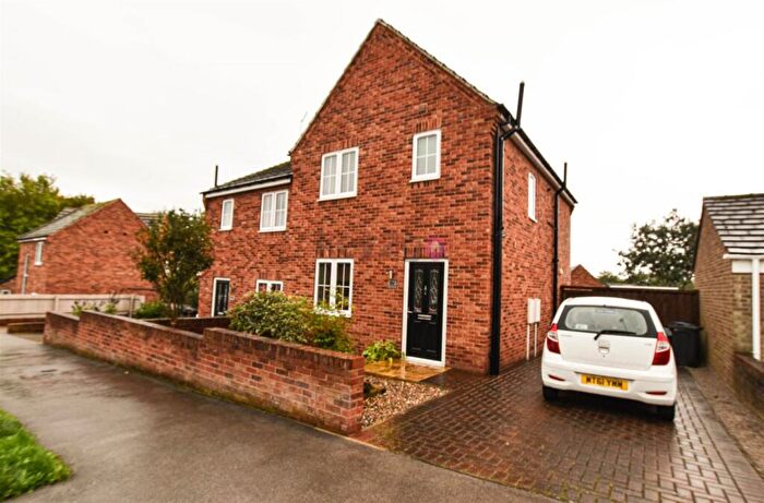 3 Bedroom Semi-Detached House To Rent In Plumbley Hall Road, Mosborough, S20