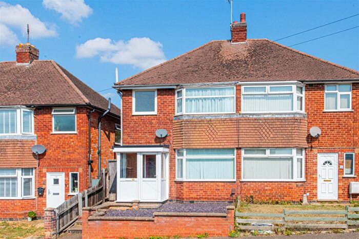 3 Bedroom Semi-Detached House For Sale In Belvedere Road, Kettering, NN15