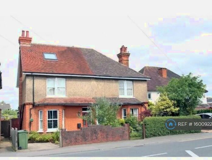 4 Bedroom Semi-Detached House To Rent In Worplesdon Road, Guildford, GU2