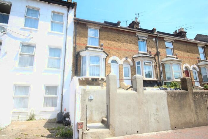 2 Bedroom Terraced House To Rent In Luton Road, Chatham, ME4
