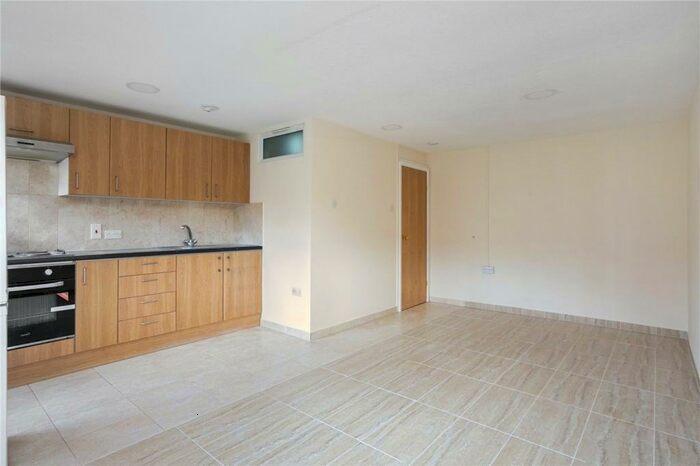 2 Bedroom Apartment To Rent In Riverside Close, London, E5