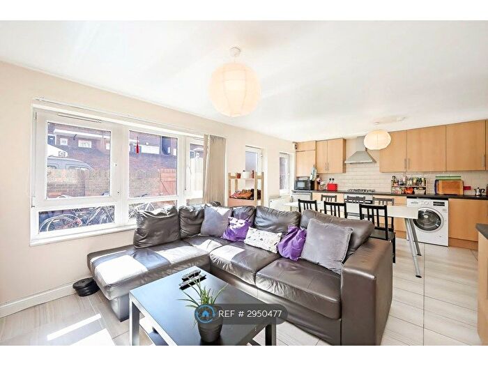 5 Bedroom Flat To Rent In Albany Close, London, N15