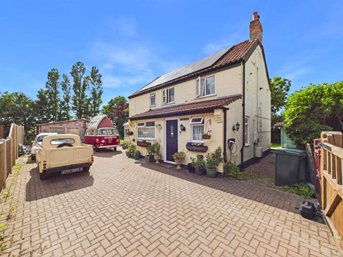 3 Bedroom Detached House For Sale In Strubby Road, Maltby Le Marsh, Alford, LN13
