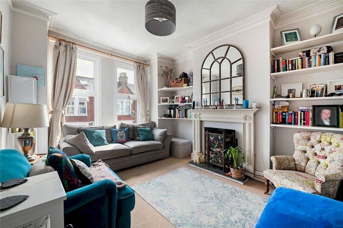 2 Bedroom Flat To Rent In Inglemere Road, Mitcham, CR4