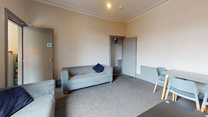 5 Bedroom Terraced House To Rent In Kirkstall Industrial Park, Kirkstall Road, Leeds, LS4