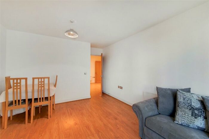 1 Bedroom Flat To Rent In Switch House, Blackwall Way, E14