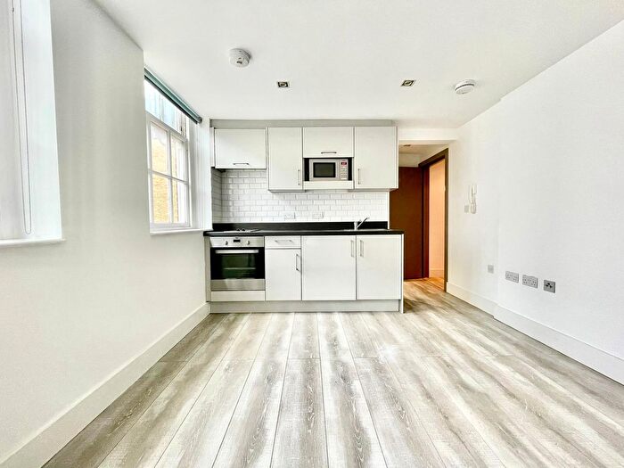 Studio To Rent In Drakes Courtyard, Kilburn High Road, London, NW6