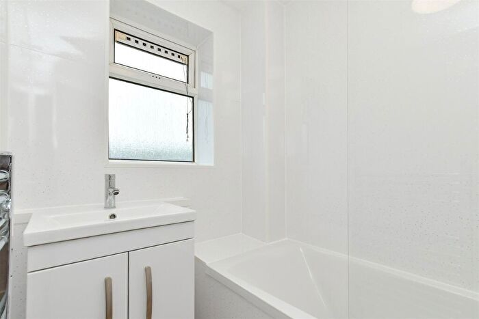 2 Bedroom Flat For Sale In Lockwood Crescent, Woodingdean, Brighton, East Sussex, BN2