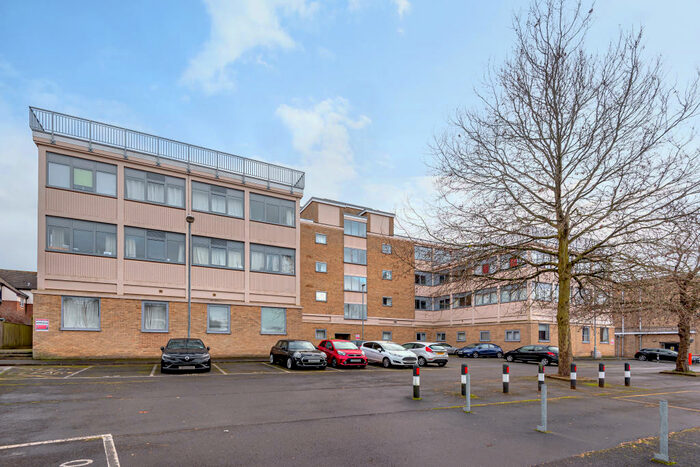 1 Bedroom Apartment To Rent In Trinity Court, East Oxford, OX4
