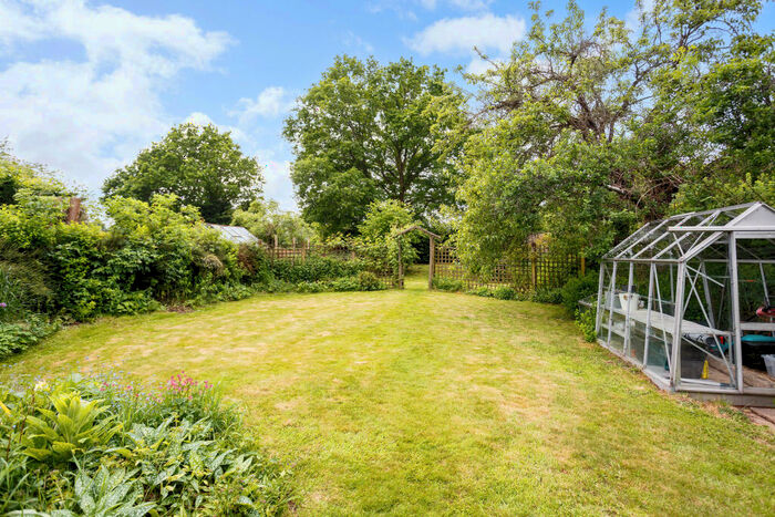 4 Bedroom Detached House For Sale In Guildford Road, Cranleigh, GU6