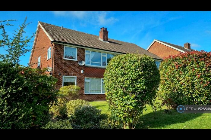 2 Bedroom Maisonette To Rent In Chalfont Avenue, Little Chalfont, Amersham, HP6