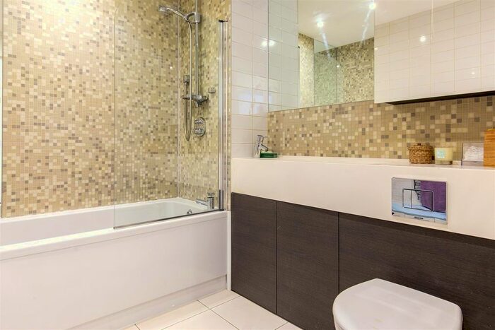 1 Bedroom Flat For Sale In Fyfe House, New River Village, Hornsey, N8