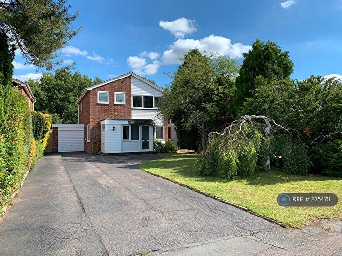 4 Bedroom Detached House To Rent In Glebelands, Claygate, Esher, KT10