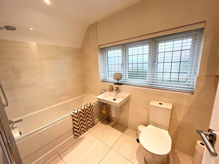 3 Bedroom Detached House To Rent In Commodore Close, Woodford, Stockport, SK7