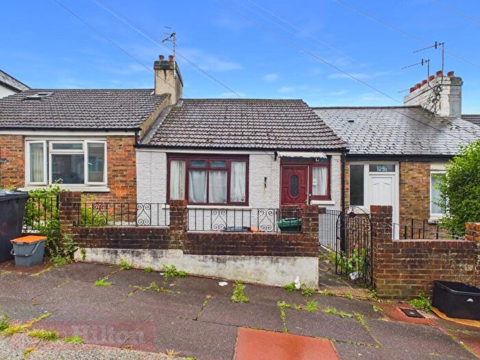 3 Bedroom Terraced House For Sale In Milner Road, Brighton, BN2