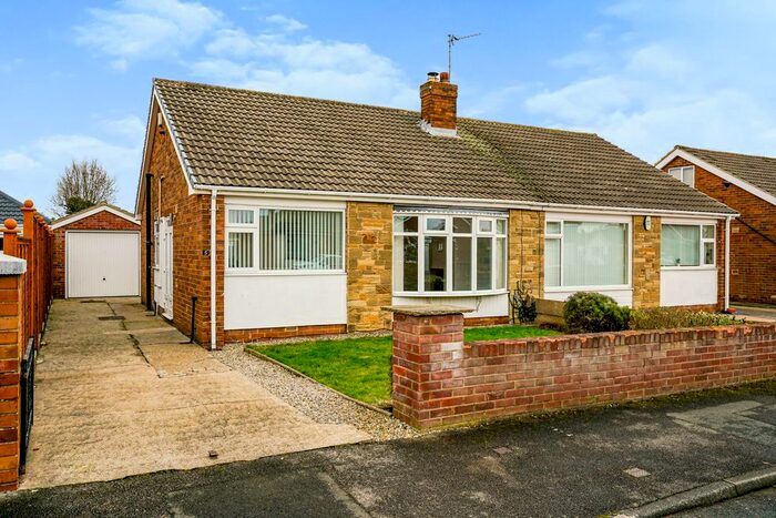 2 Bedroom Bungalow To Rent In Wendel Avenue, Barwick In Elmet, Leeds, West Yorkshire, LS15