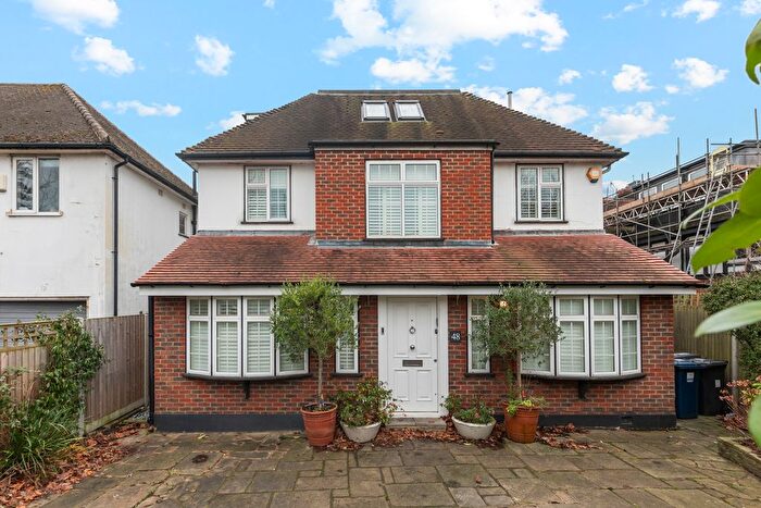 6 Bedroom Detached House To Rent In Green Lane, Hendon, London, NW4