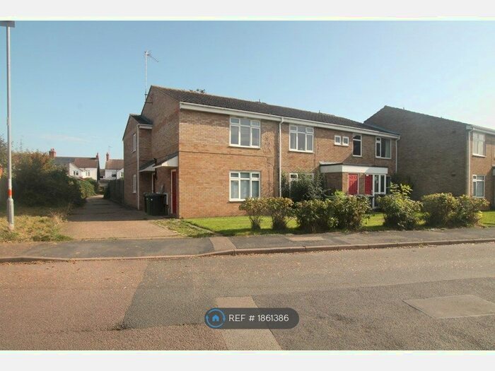 2 Bedroom Flat To Rent In Compton Way, Northampton, NN6