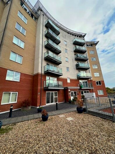 2 Bedroom Flat To Rent In Flat, Centrums Court, Pooleys Yard, Ipswich, IP2