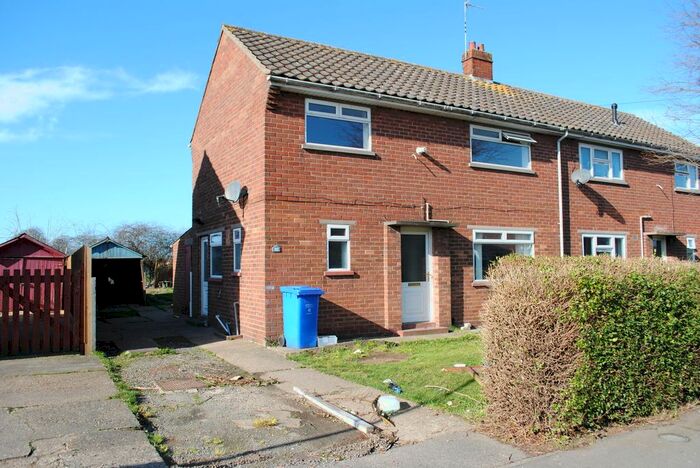 3 Bedroom Semi-Detached House To Rent In Woad Farm Road, Boston PE21