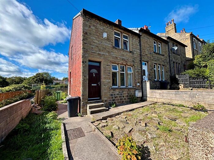 2 Bedroom End Of Terrace House For Sale In North Street, Lockwood, Huddersfield, HD1